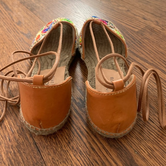 SPANISH ESPADRILLES - Picture 8 of 9